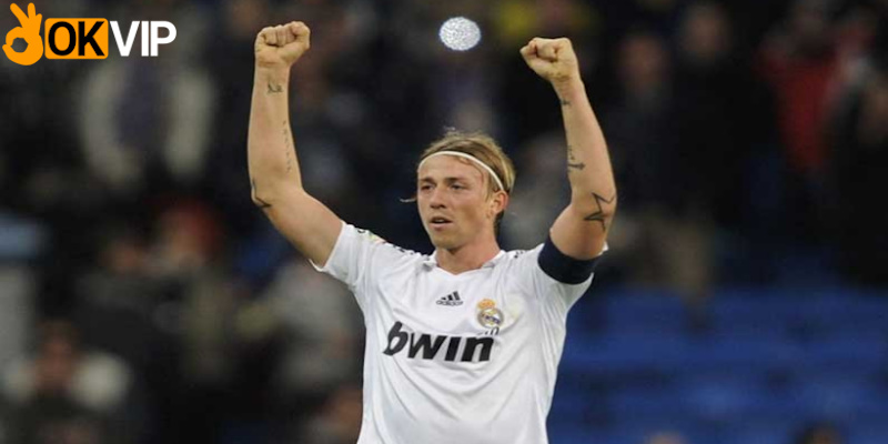 Guti khi còn chơi cho câu lạc bộ Real Madrid